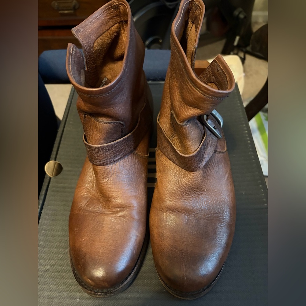 Frye Veronica Bootie - Stone - Size 9B - Brown Leather Ankle Boots with Buckles - Picture 2 of 6